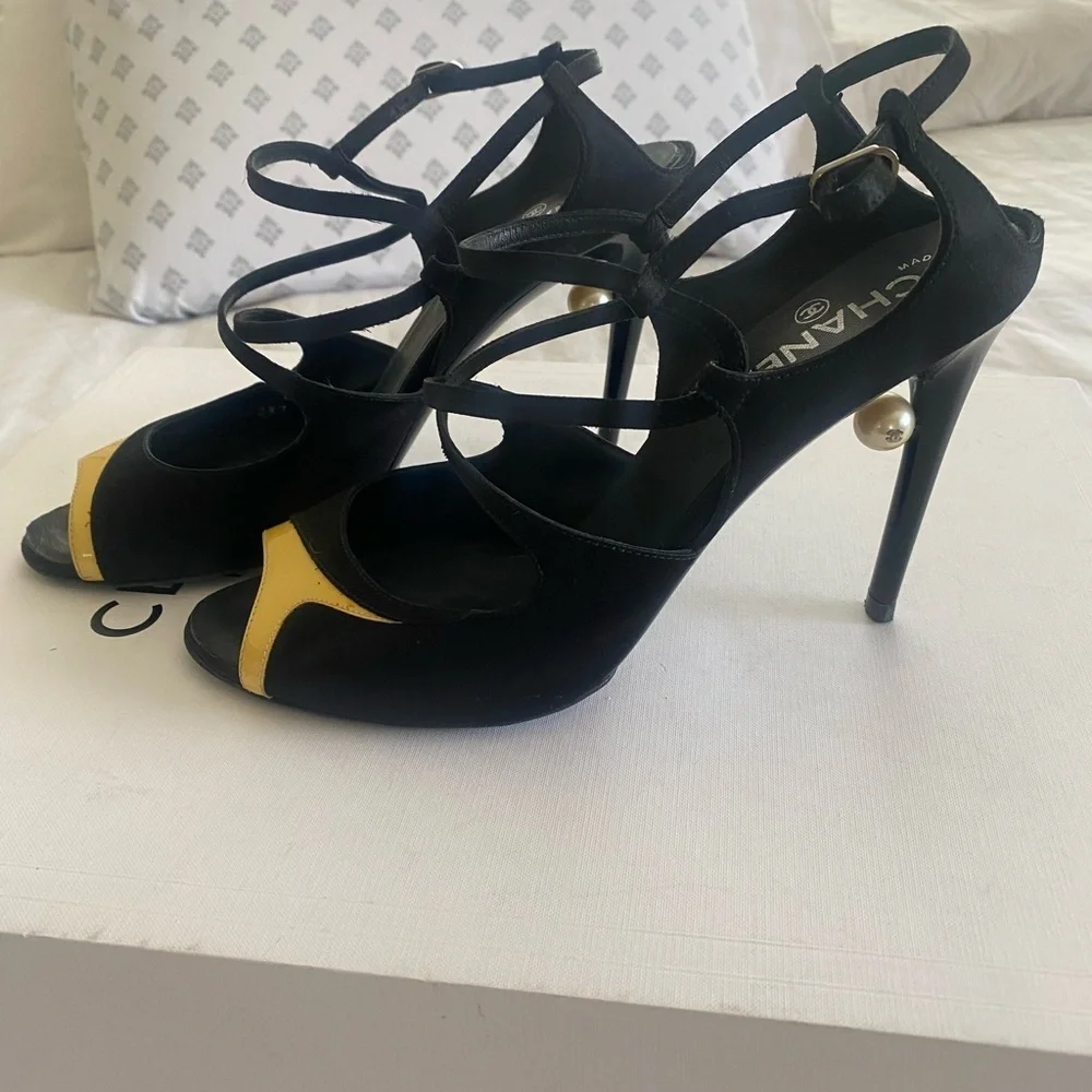 Authentic CHANEL Pearl Heel Strappy Sandals - Black & Yellow - Size 41